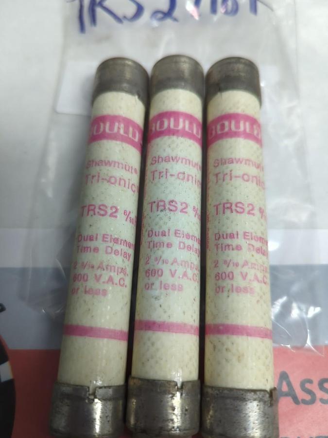 Used GOULD SHAWMUT,TRS-2-8/10R,TRI-ONIC 2-8/10 AMP FUSE LOT OF 3 PRE-OWNED