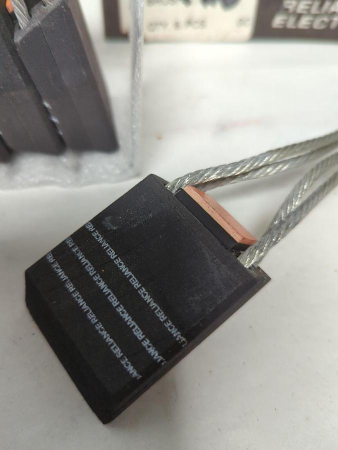 RELIANCE ELECTRIC,3141-WX,CARBON MOTOR BRUSHES BOX OF 8 PIECES NOS