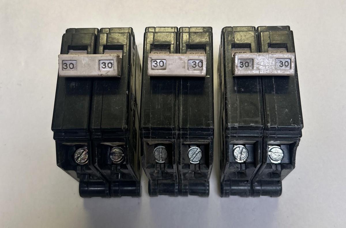 Used CUTLER-HAMMER,CH230,CIRCUIT BREAKER 30A 120/240V 2P LOT OF 3