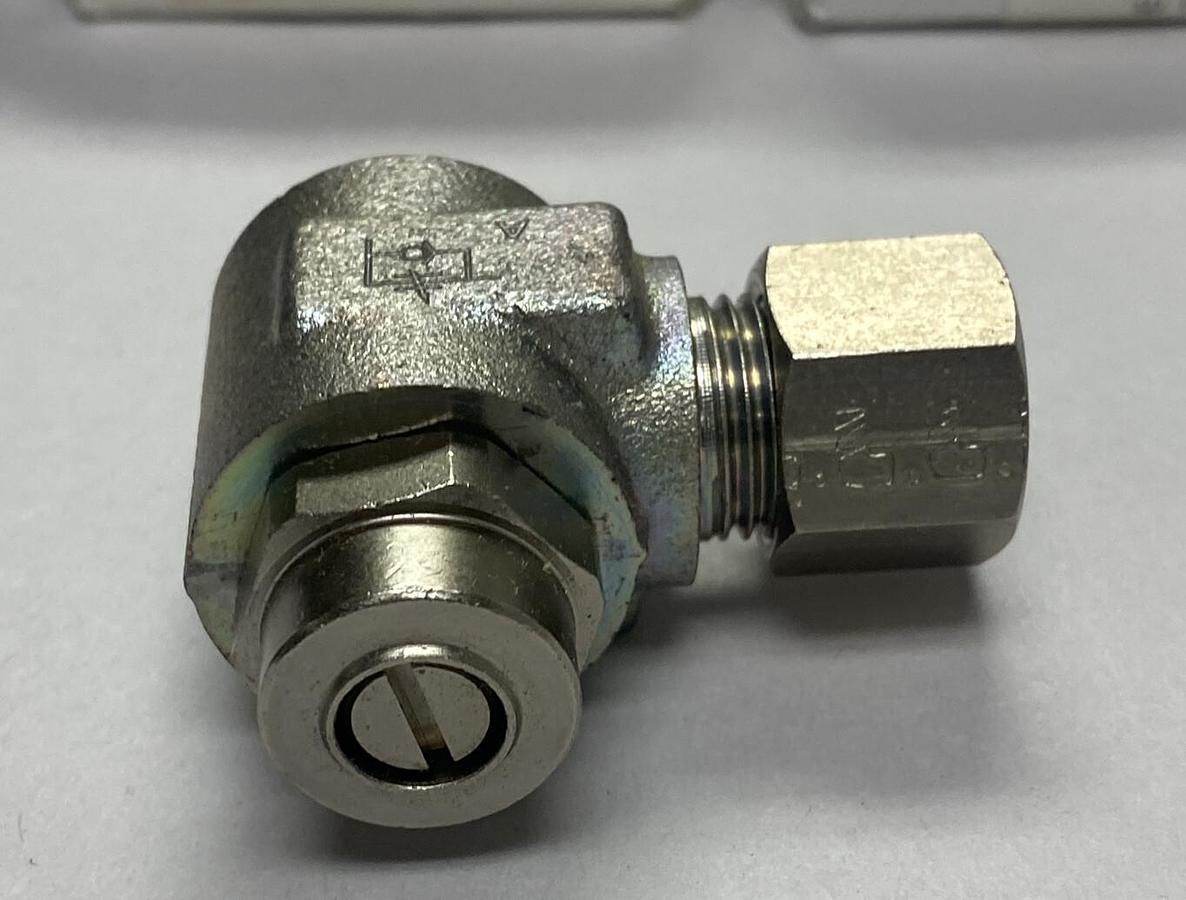 PARKER,7160 10 17,Pneumatic FLOW CONTROL Regulator LOT OF 2 NEW