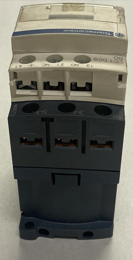 Used TELEMECANIQUE,LC1D09BD,CONTACTOR 35A 600V