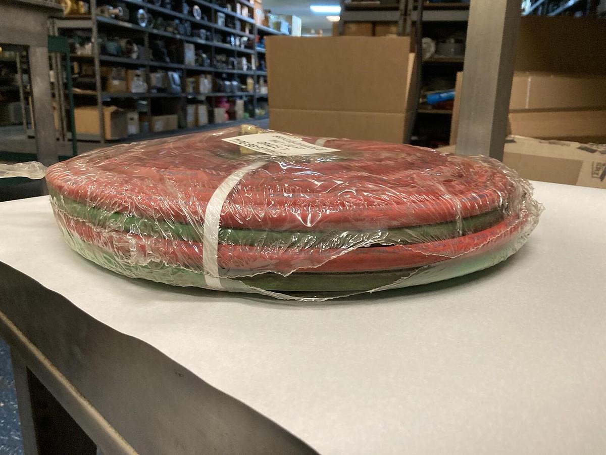Used Radnor,1 1/4 In x 50ft,Twin Welding Hose Red/Green BB Fittings Grade T