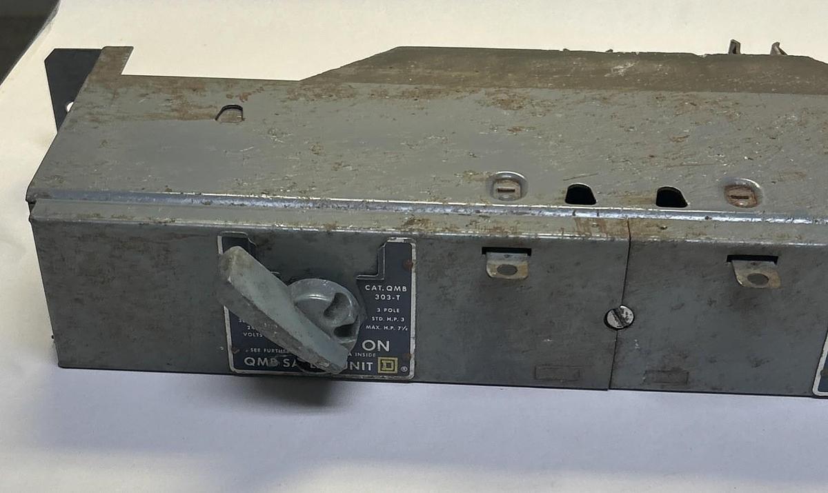 Used SQUARE D,QMB303T,FUSIBLE PANEL BOARD SWITCH 30A 240V 3P