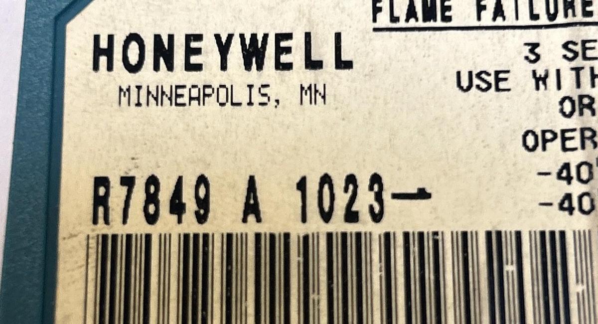 Used HONEYWELL,R7849A1023,ULTRAVIOLET FLAME AMPLIFIER RELAY MODULE