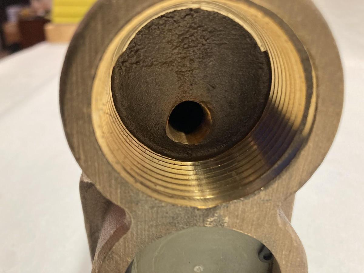 Versamatic,V220A,Air Valve Body and Piston Assembly