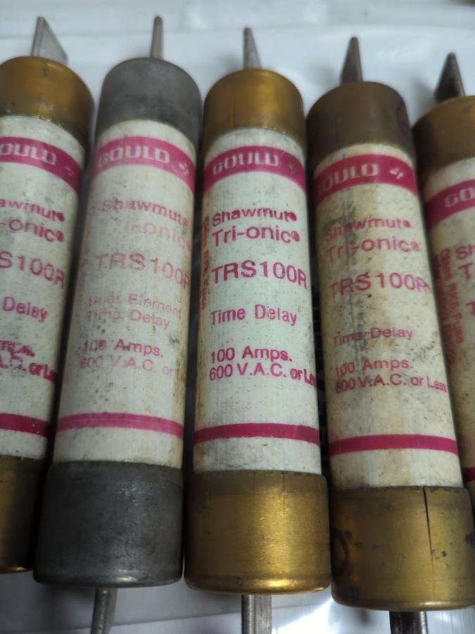 Used GOULD SHAWMUT,TRS100R,TRI-ONIC 100 AMP FUSE LOT OF 9 PRE-OWNED