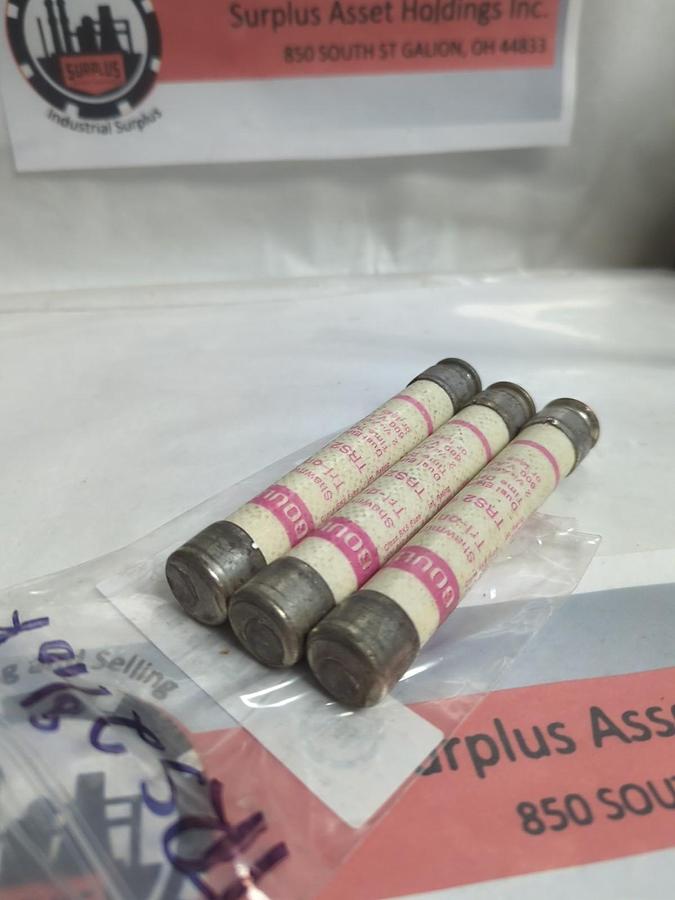 Used GOULD SHAWMUT,TRS-2-8/10R,TRI-ONIC 2-8/10 AMP FUSE LOT OF 3 PRE-OWNED