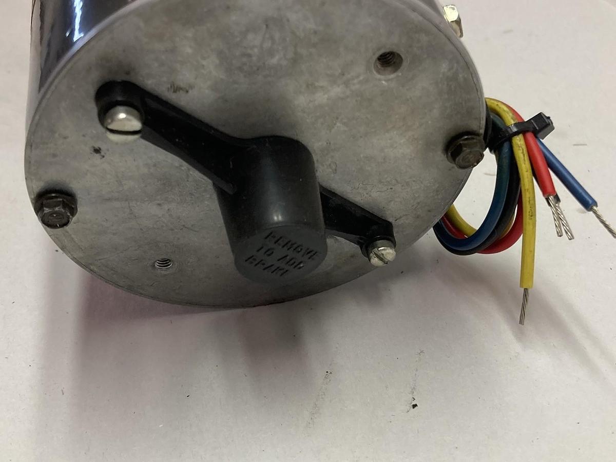 Used Dayton,1XFY7,Right Angle Gearmotor 115V 1/12 HP 173 RPM