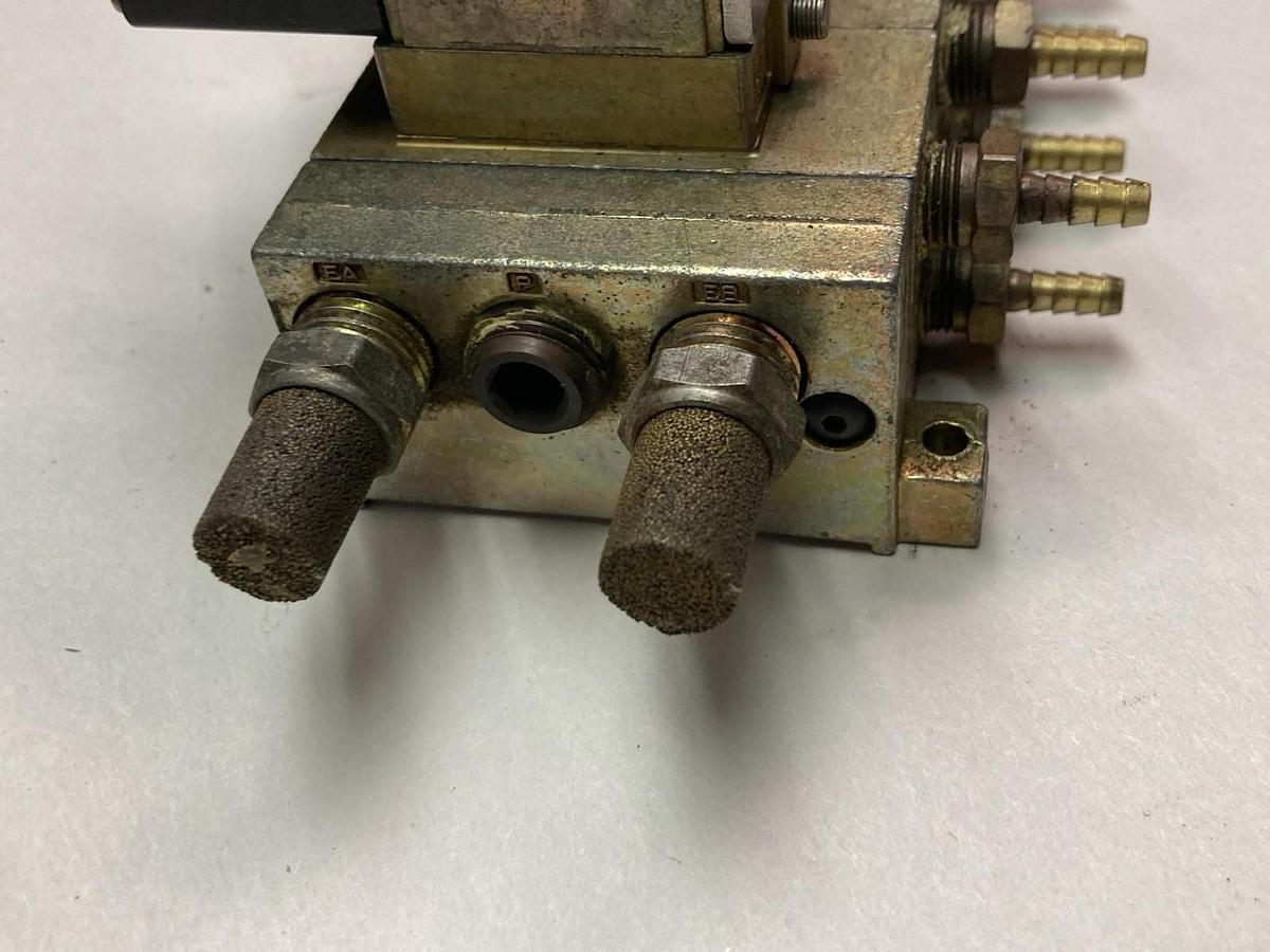 Used Numatics,031SA425E,Solenoid Valve w/Valve Block