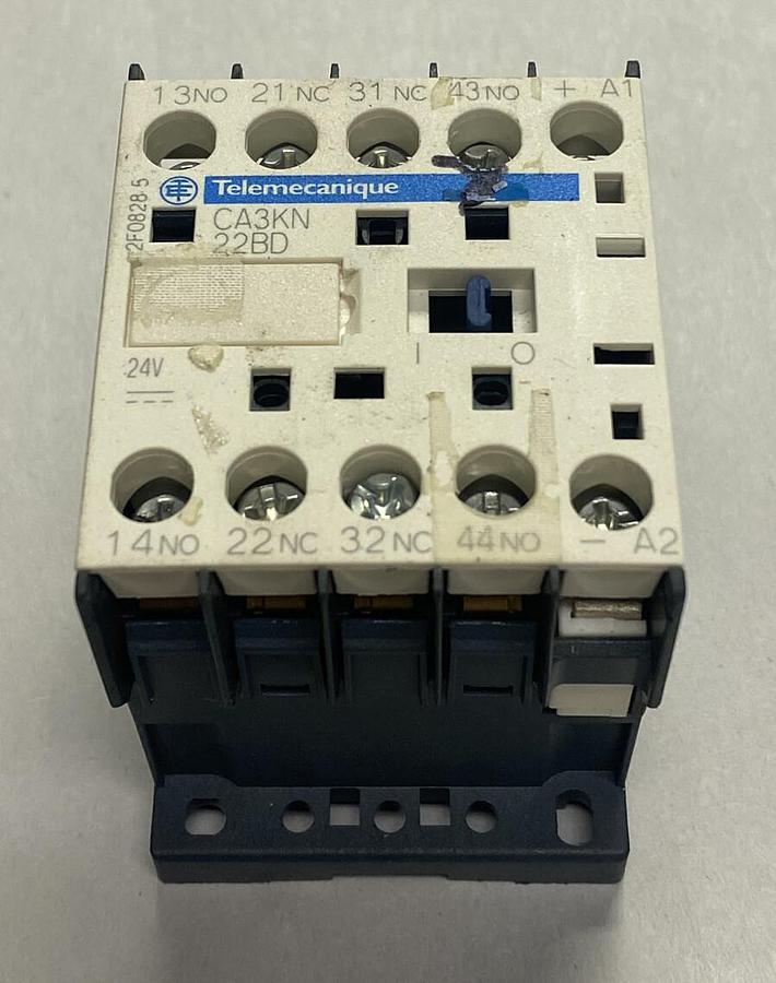 Used TELEMECANIQUE,CA3KN22BD,CONTROL RELAY 10A