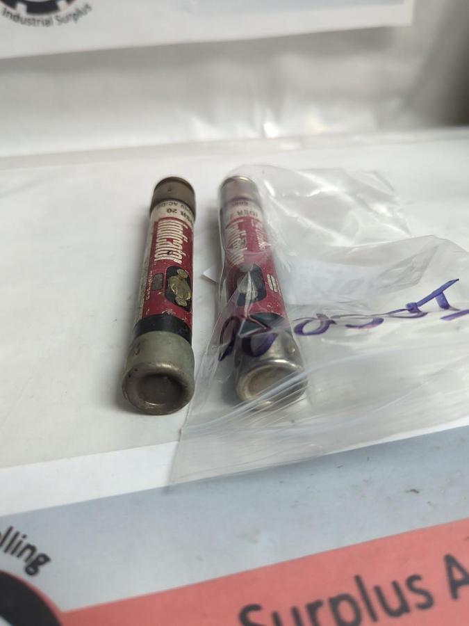 Used LITTELFUSE,IDSR-20,INDICATOR FUSE 20 AMP LOT OF 2 PRE-OWNED