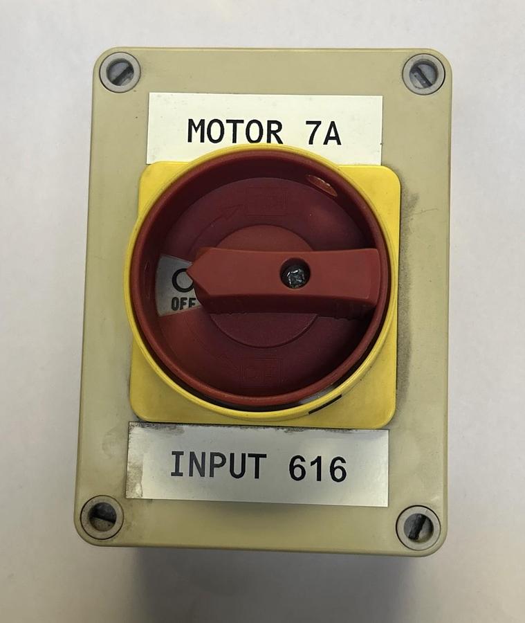 Used GENERAL ELECTRIC,492/640206/712,MAIN SWITCH ENCLOSURE