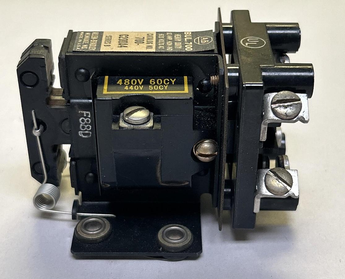 Used ALLEN BRADLEY,700-C200A4,HEAVY DUTY RELAY 10A 600V