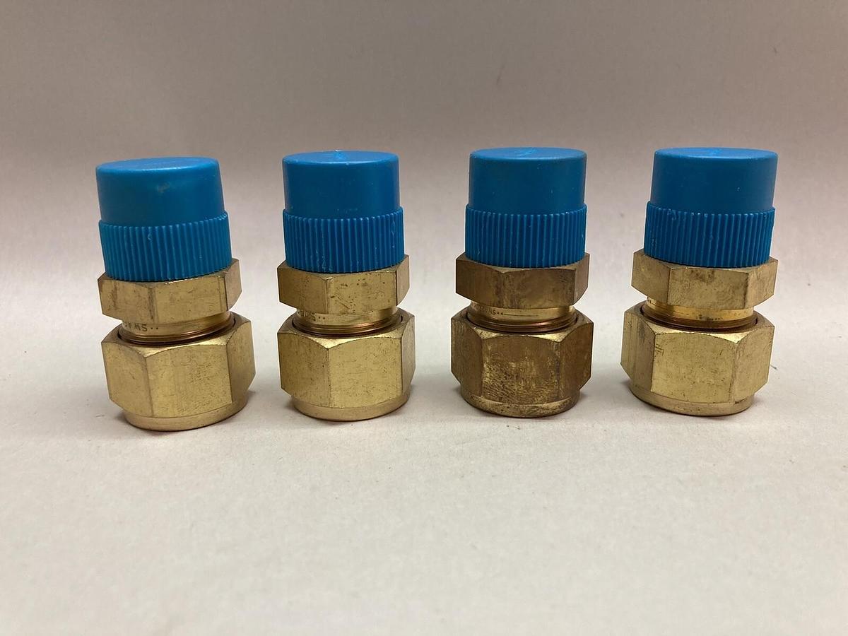 Swagelok,B-1010-1-8BT, Brass Male Connector Bore Thru LOT OF 4