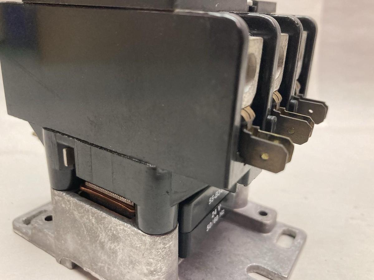 Used General Electric,CR353AD3BH1,3-Pole 50A 240VAC Contactor