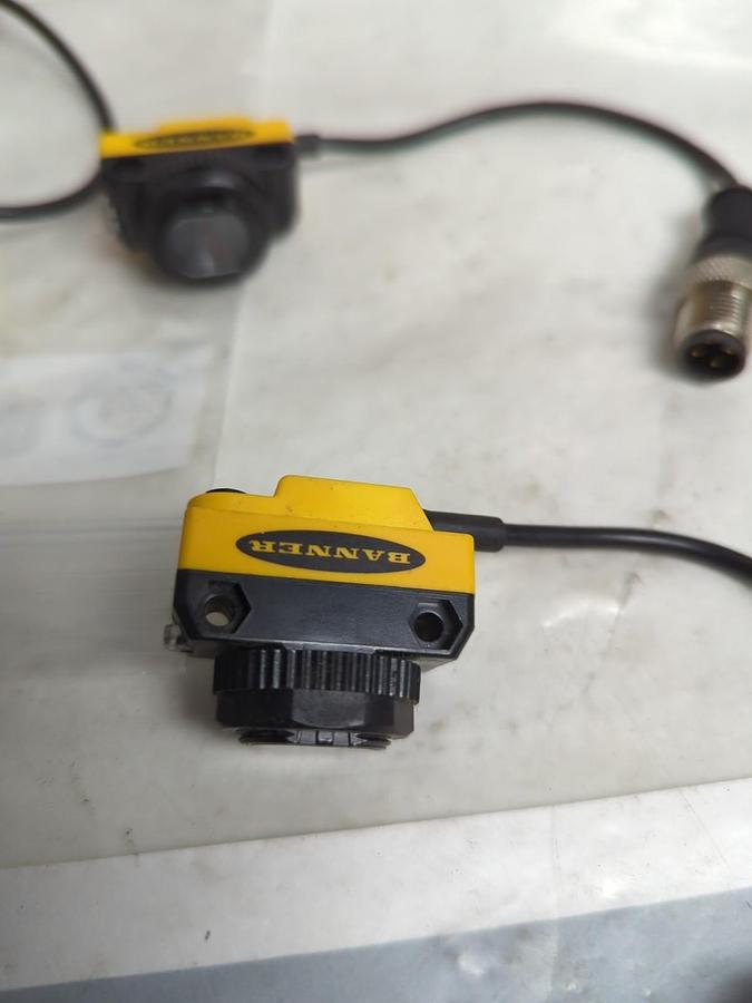 Used BANNER,QS18VP6LPQ5,PHOTOELECTRIC SENSOR 10-30VDC LOT OF 4 PRE-OWNED