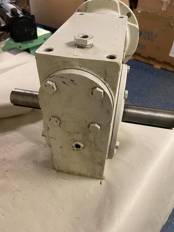 Used Hub City,0220-22132-384,Gear Speed Reducer Ratio 60 Model 384