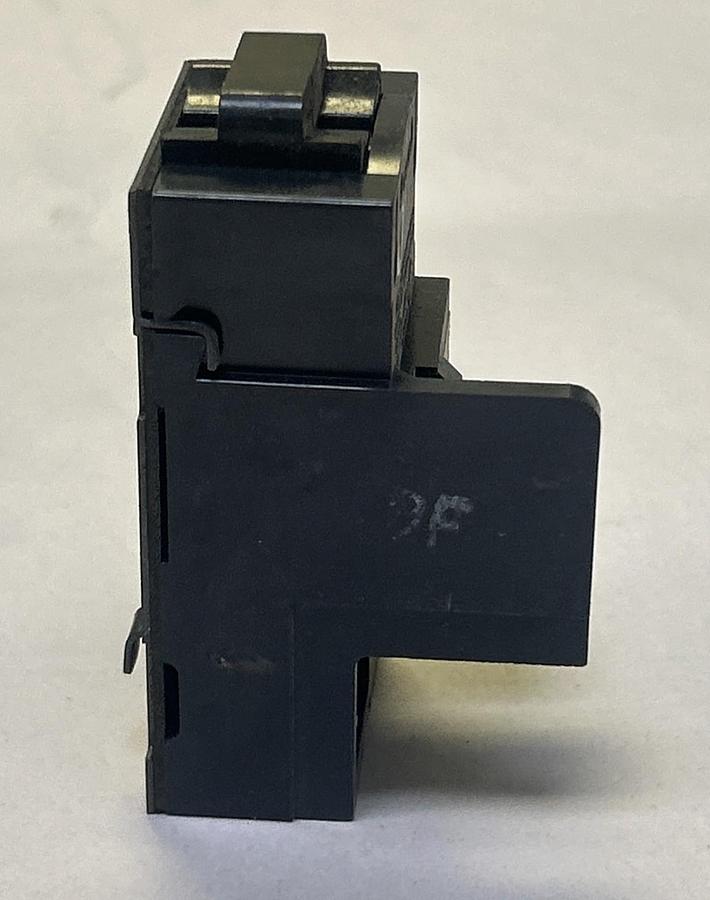 Used BULLDOG ELECTRIC ITE,P115,PUSHMATIC CIRCUIT BREAKER 15A 120/240V 1P LOT OF 12