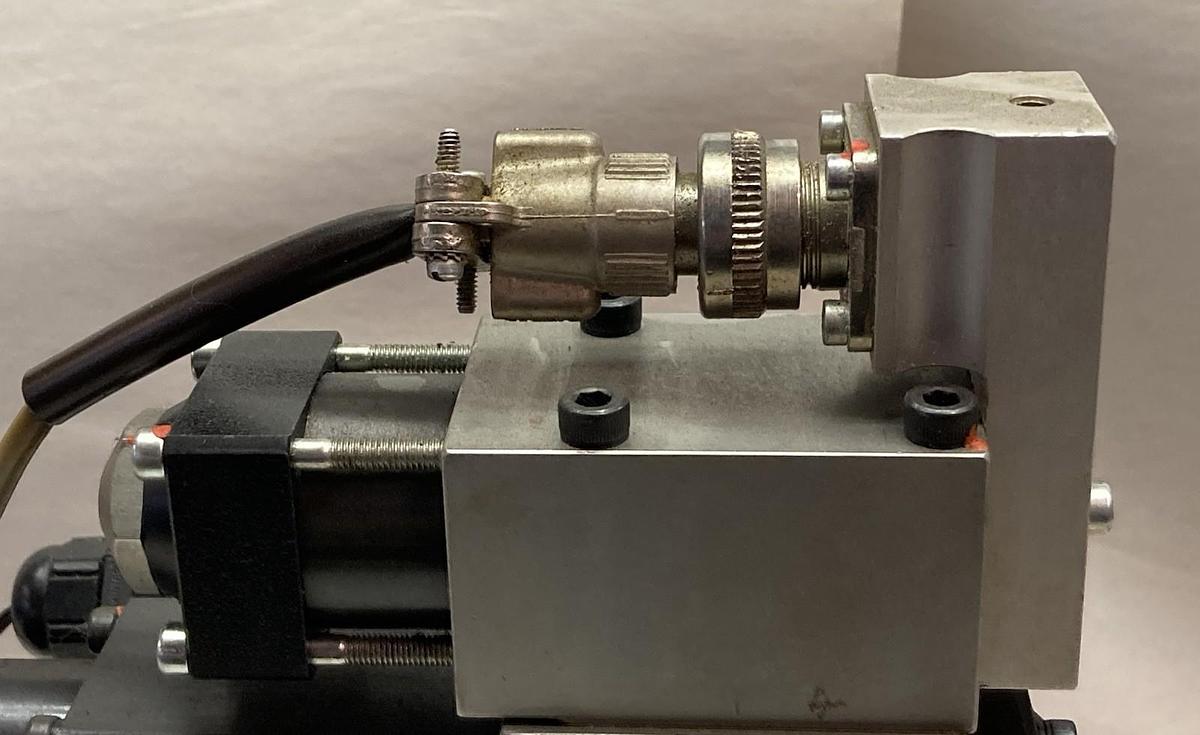 Used Moog,HPN-2380706,Hydraulic Valve w/ D633E713A Valve