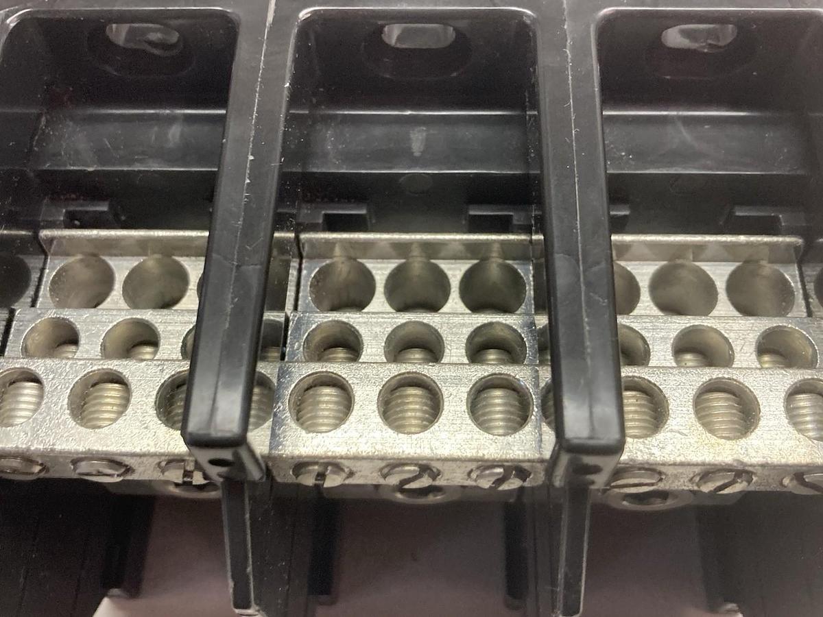 Used Bussmann,16371-3,Power Distribution Block 310A 600V