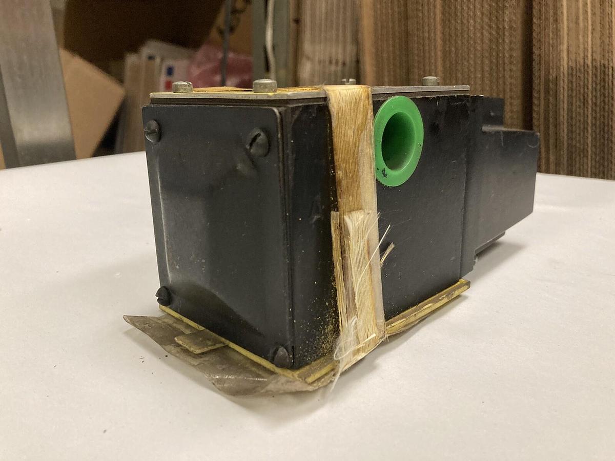 Used Parker Hannifin,10101B1AYC,Directional Control Valve 115V 60C 23EF