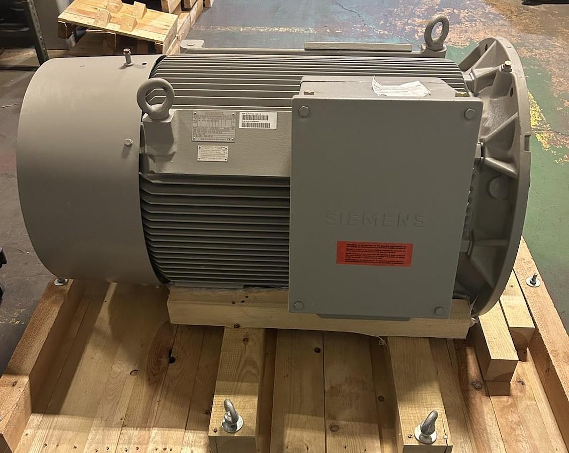 SIEMENS,1LA8317-2AC91-Z,MOTOR 315KW 400V 2979RPM 3PH NOS