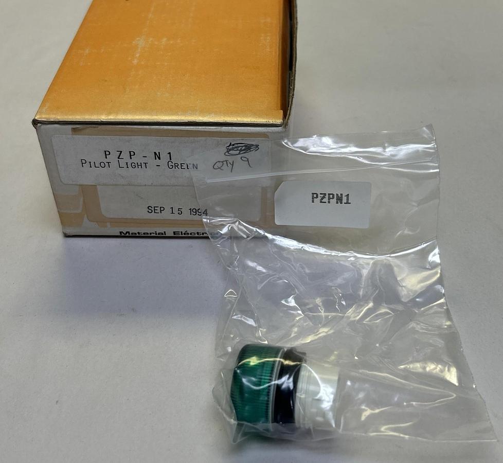 AGUT,PZP-N1,GREEN PILOT LIGHT LOT OF 9 NOS