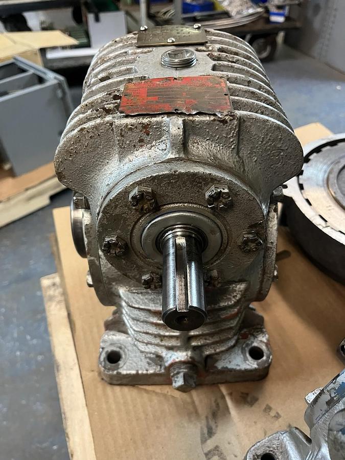 Used Cone Drive Gears,SS0-7300C-FJ,GEAR REDUCER RATIO 5:1 5.06HP 1750RPM