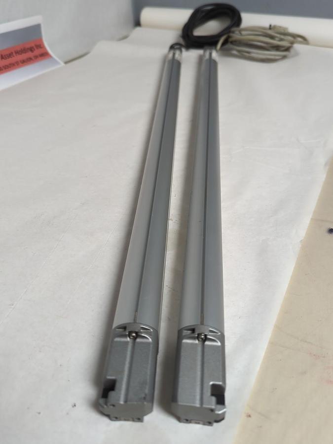 Used KEYENCE,SL-V36H-T-SL-V36H-R,LIGHT CURTAIN TRANSMITTER & RECEIVER SET 24VDC 82mA