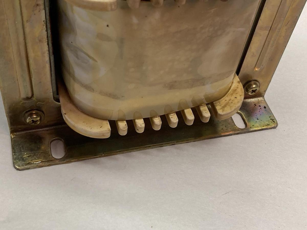 Used Suzuki,2S11010PB,Single Phase Transformer 100/200V 110/220V 50/60Hz 1000VA