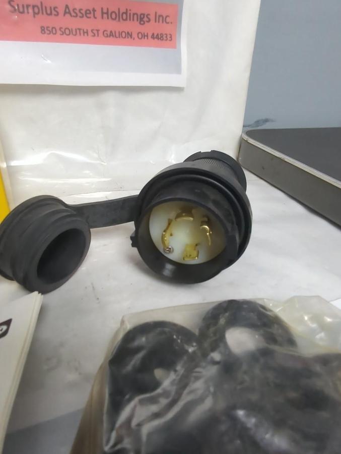 HUBBELL,HBL2731SW,SAFETY-SHROUD TWIST-LOCK WATERTIGHT PLUG 30A 480V NOS