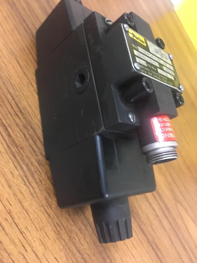 PARKER,D3W4CVYC56,DIRECTIONAL CONTROL VALVE NOS