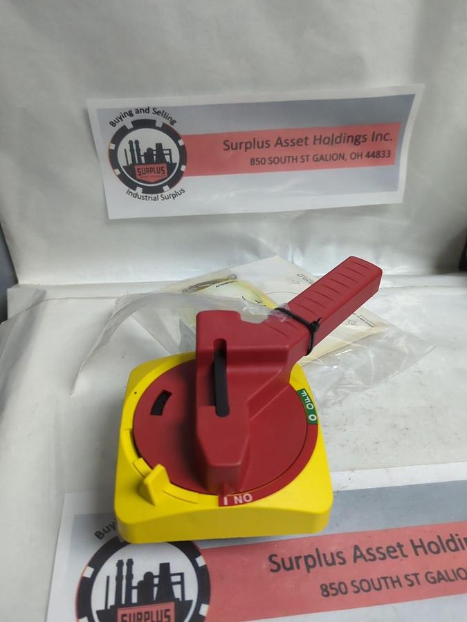 ALLEN BRADLEY,194R-HM4E,SERIES A OPERATING DISCONNECT HANDLE NOS