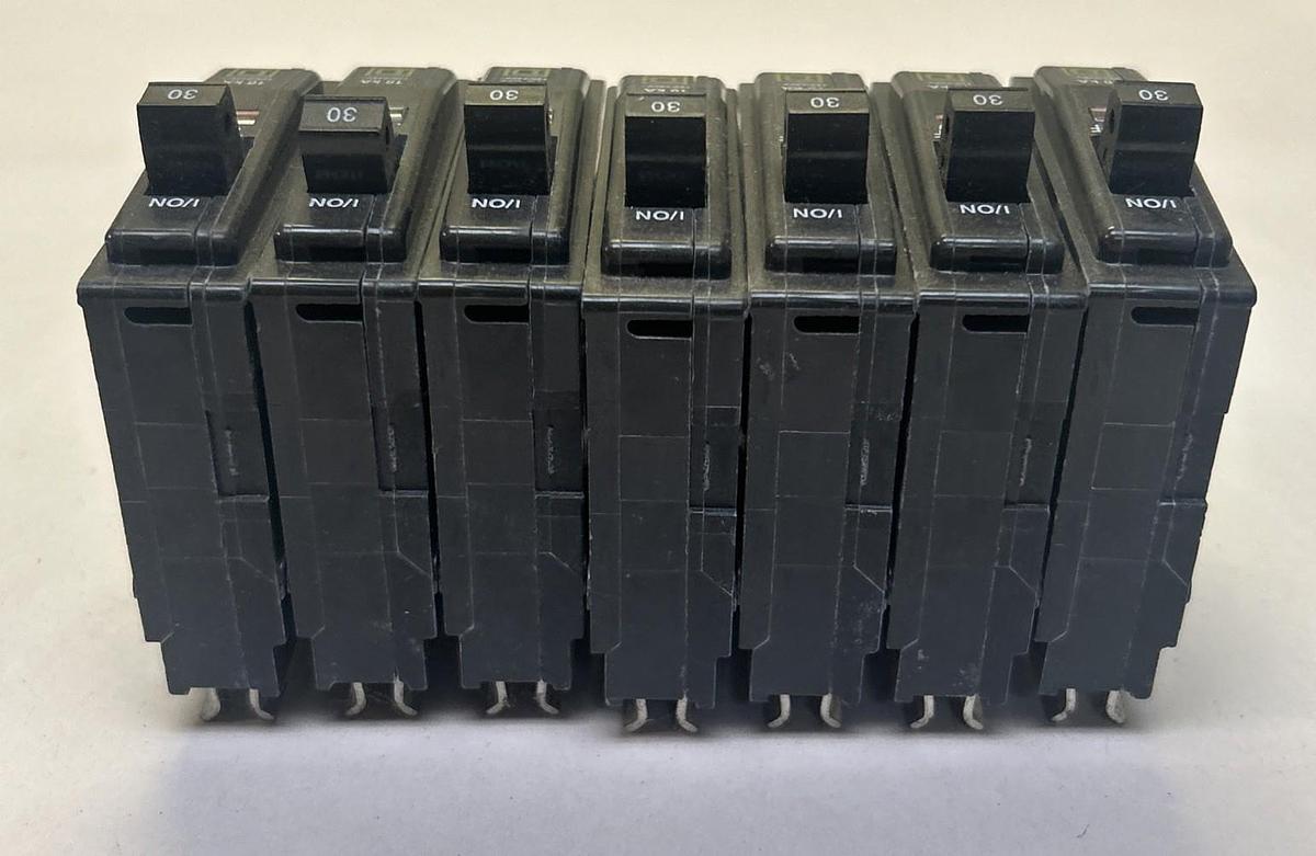 SQUARE D,QO130,CIRCUIT BREAKER 30A 120/240V 1P LOT OF 7 NOS