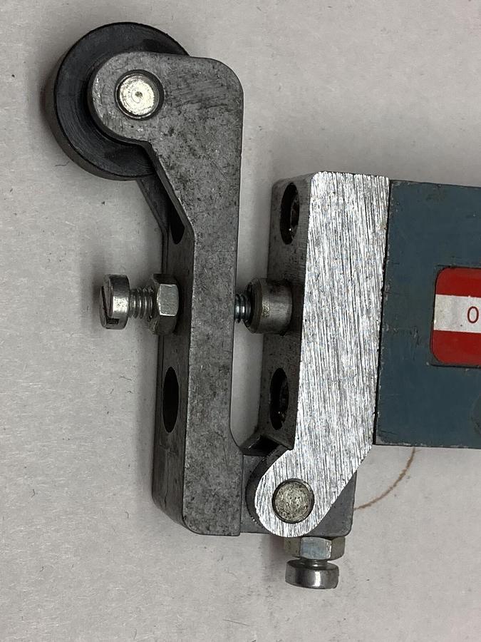 Schrader Bellows,41422-1000,Air Valve 1/8 Inch NPT