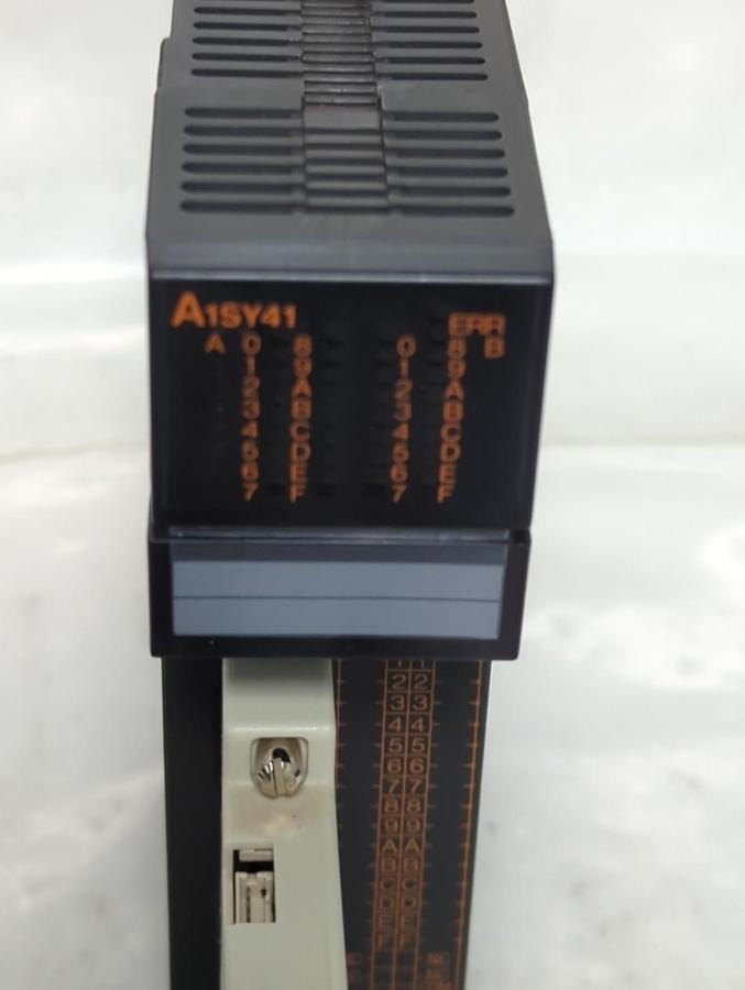 Used MITSUBISHI,A1SY41,OUT PUT MODULE UNIT WITH SUNX SL-P PLC CONNECTOR PRE-OWNED