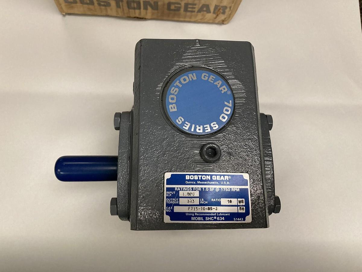 Used Boston Gear,F715-10-B5-J,Right Angle Worm Gear Reducer 10:1 Ratio