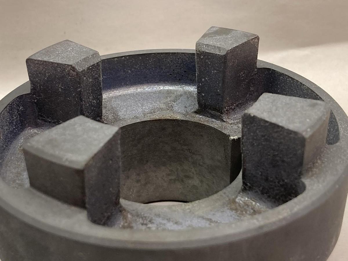 Used Magnaloy,Model M500,Hub 2-1/8 x 1/2 Inch 20416