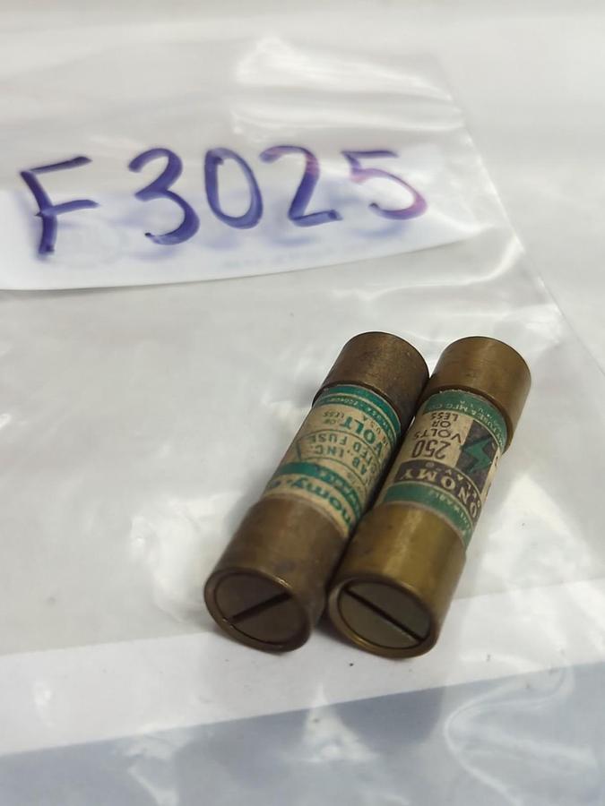 ECONOMY,F-3025,RENEWABLE 30 AMP FUSE LOT OF 2 PRE-OWNED