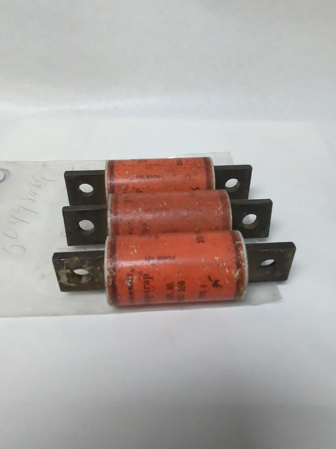 Used SHAWMUT,A60X350,TYPE 4 FUSE LOT OF 3