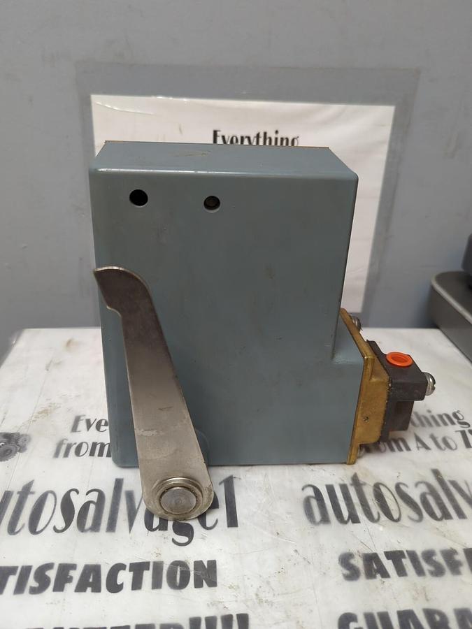 MOORE,72LN315,VALVE POSITIONER MISSING BOX NOS