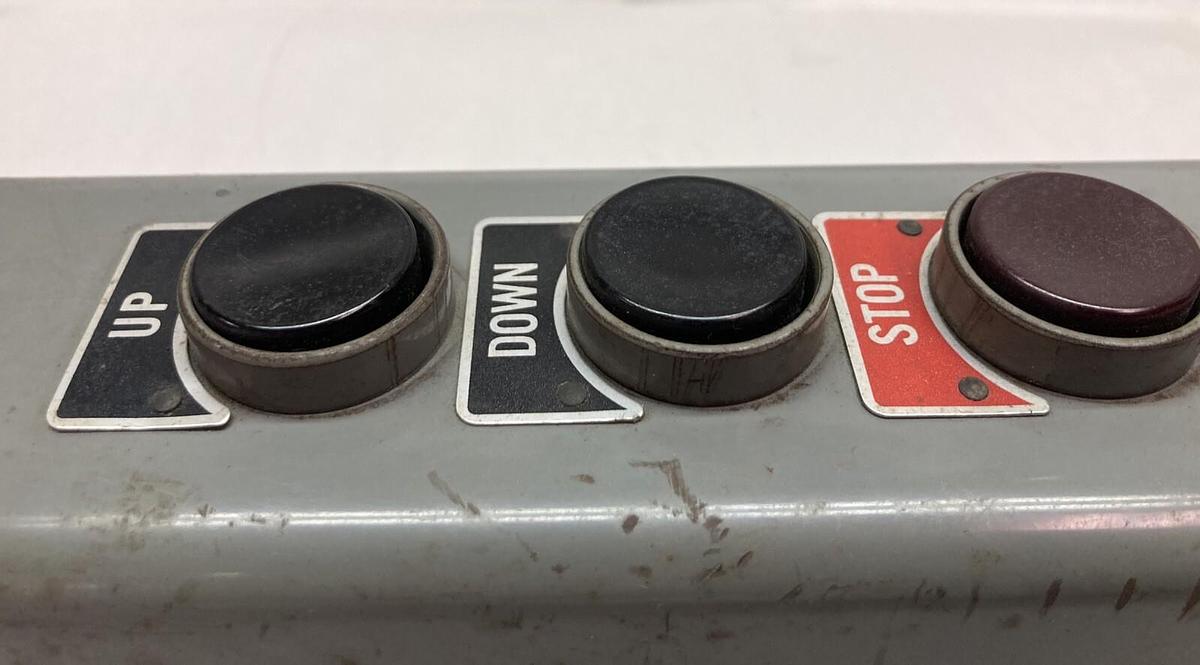Used General Electric,CR2943NA103F,Control Station 600V