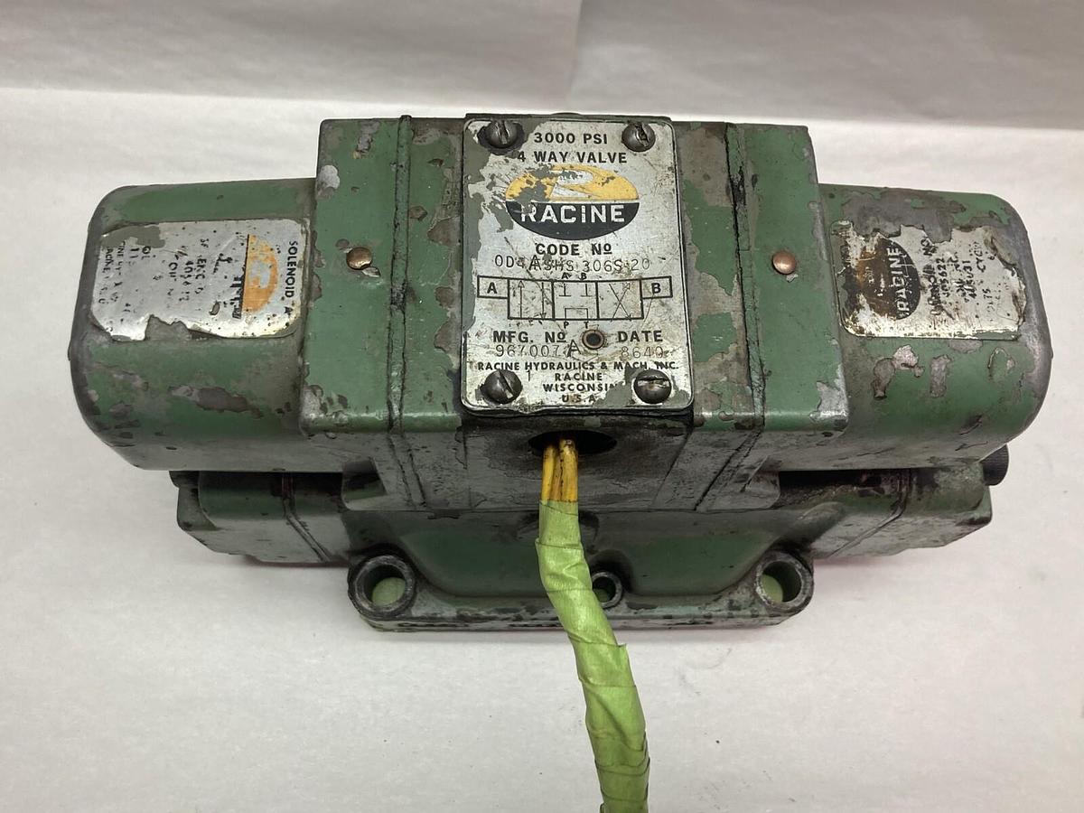 Used Racine,0D4ASHS 30620,4-Way Solenoid Valve 3000PSI