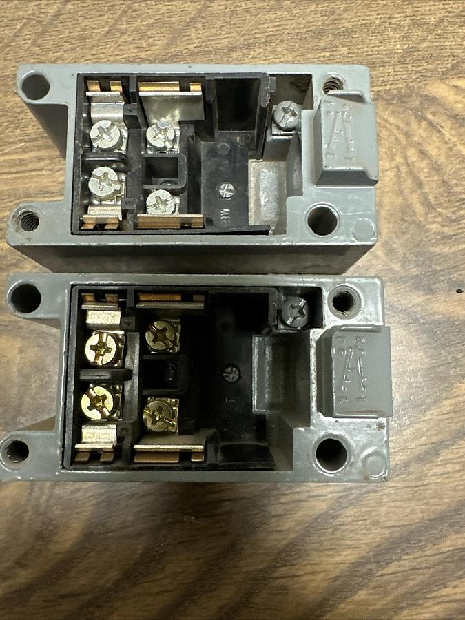 Square D,9007-CT54,Limit Switch Base Receptacle LOT of 2