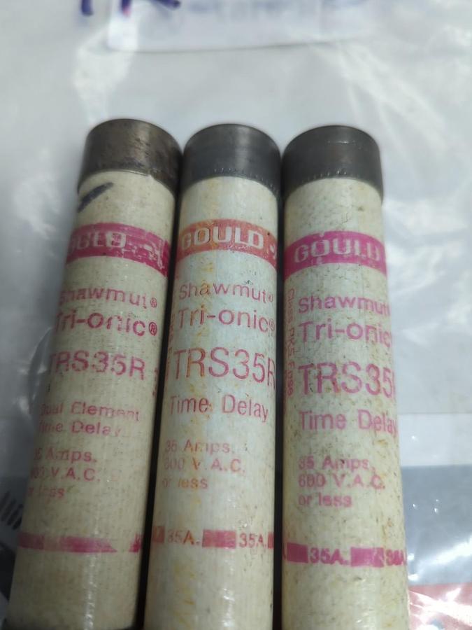 Used GOULD SHAWMUT,TRS35R,TRI-ONIC 35 AMP FUSE LOT OF 3 PRE-OWNED