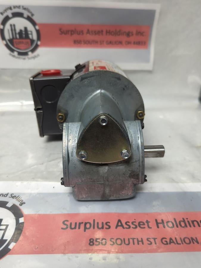 Used DAYTON,1XFY4,RIGHT ANGLE GEAR MOTOR 115V 173 RPM 1 AMP PRE-OWNED