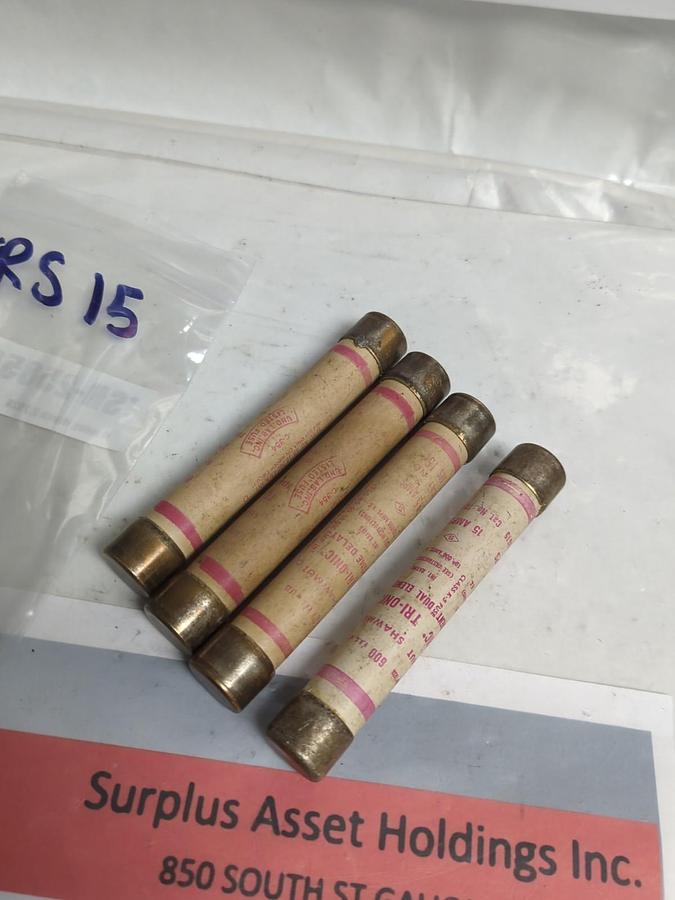 Used GOULD SHAWMUT,TRS15,TRI-ONIC 15 AMP FUSE LOT OF 4 PRE-OWNED