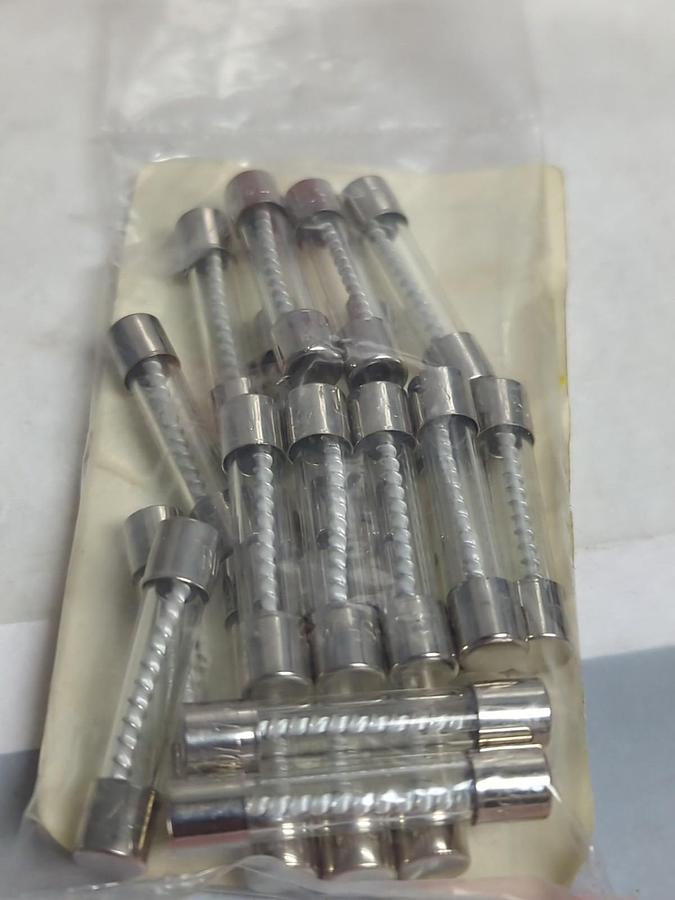 BUSSMANN,BK/MDL-15R,FUSE LOT OF 20 PCS NOS