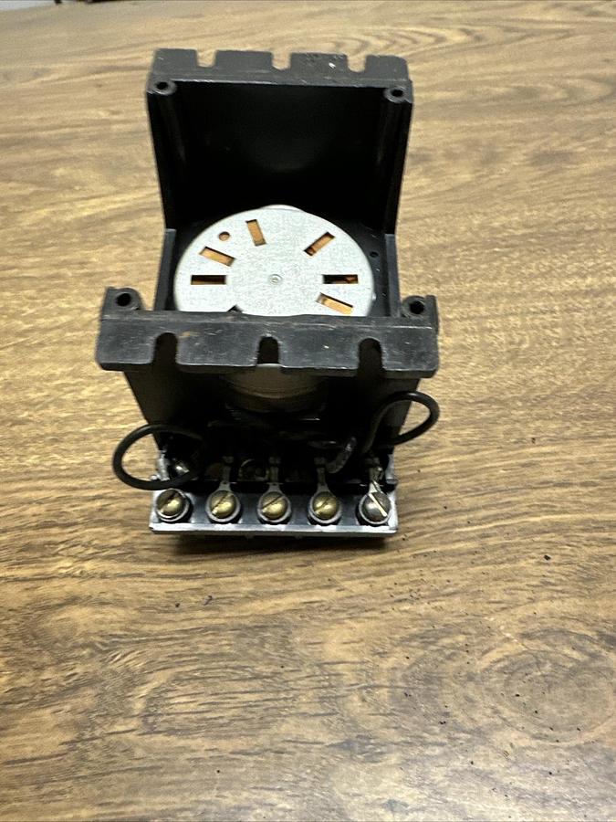 Used Eagle Signal Controls,BR11A601,Timer 120V 50/60 HZ