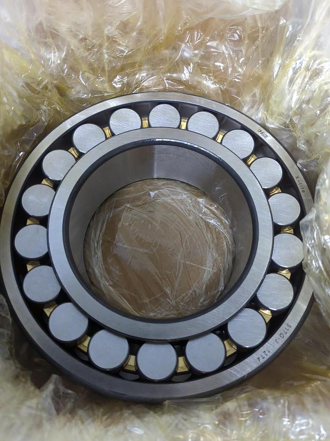 FAG,22226E1A.M,SPHERICAL ROLLER BEARING 130MM X 230MM X 64MM